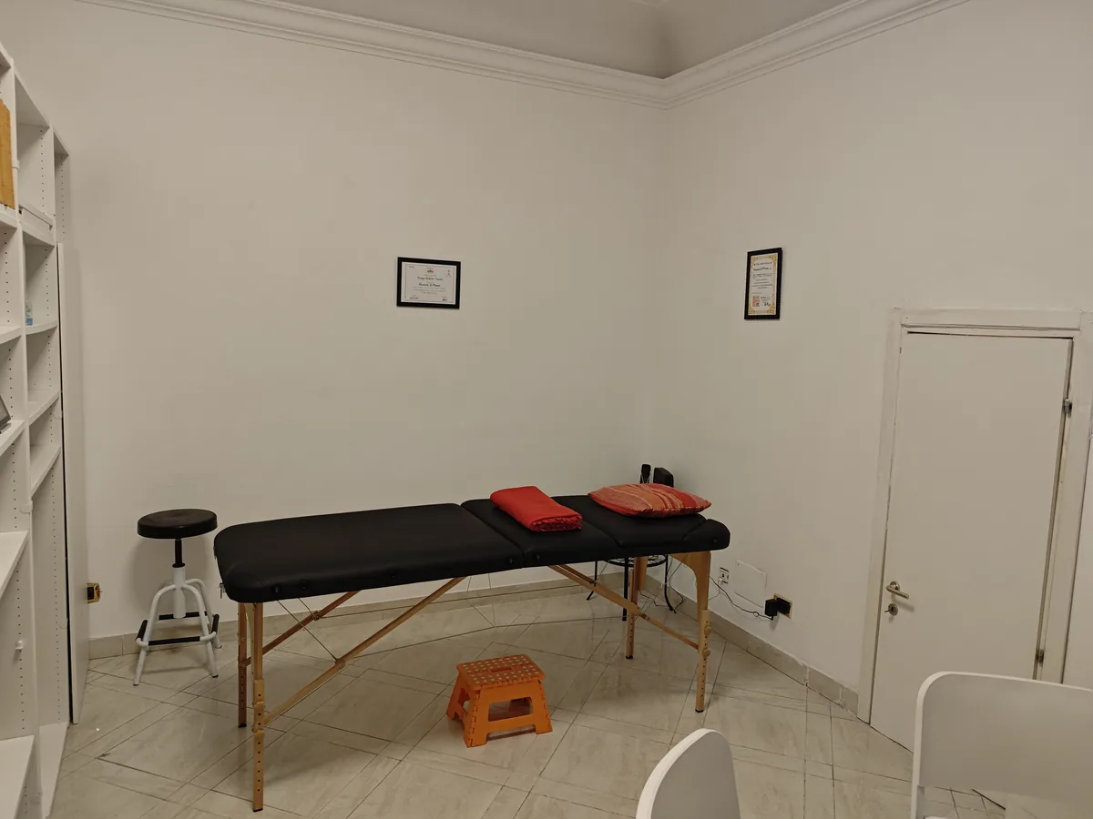 Lettino per trattamenti Reiki nello studio